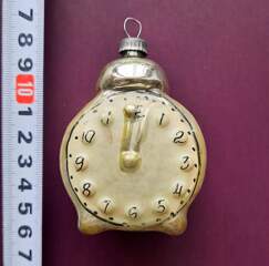 Советская ёлочная игрушка "Часы-будильник 2"