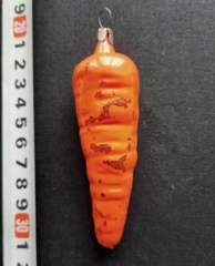 Советская ёлочная игрушка "Морковка 3"