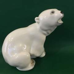 Фарфоровая статуэтка "Белый медведь " ЛФЗ