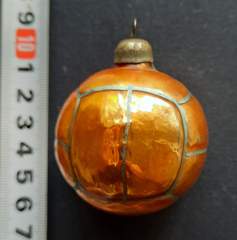 Советская ёлочная игрушка "Волейбольный мяч 9"