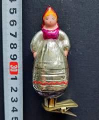 Советская ёлочная игрушка "Девушка. Ансамбль Березка"