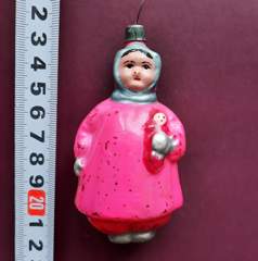 Советская ёлочная игрушка "Девочка с куклой 2"