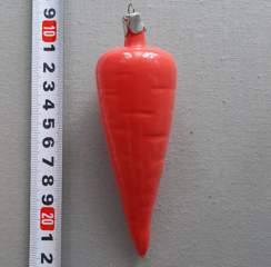 Советская ёлочная игрушка "Морковка 8"