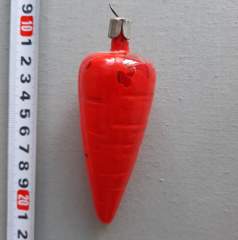 Советская ёлочная игрушка "Морковка 9б"