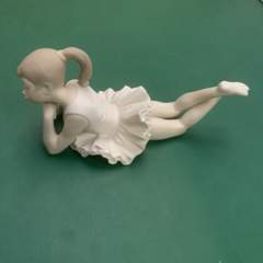 Фарфоровая статуэтка Балерина .