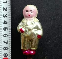 Советская ёлочная игрушка "Малыш с погремушкой 3"