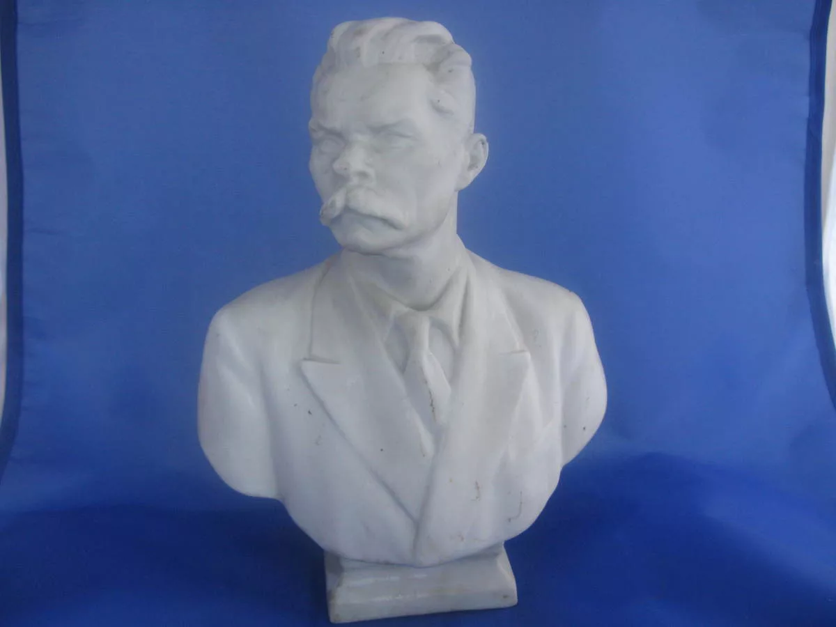 Бюст Горького, ЛФЗ
