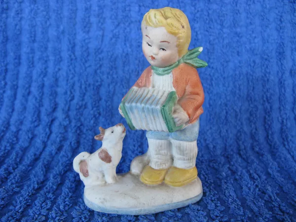 Мальчик с собачкой