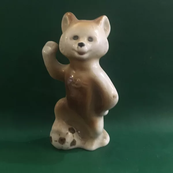 Мишка с мячом