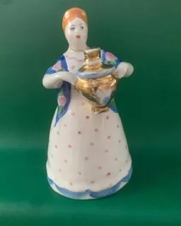 Девушка с самоваром